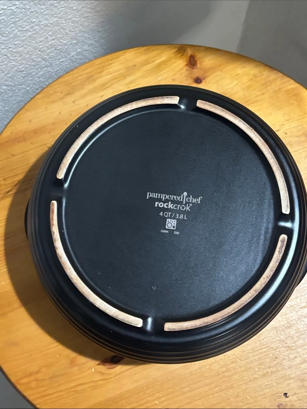 Pampered Chef Black and Silver Electric Slow Cooker with Glass Lid 4QT